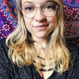 Meet your Posher, Alyssa